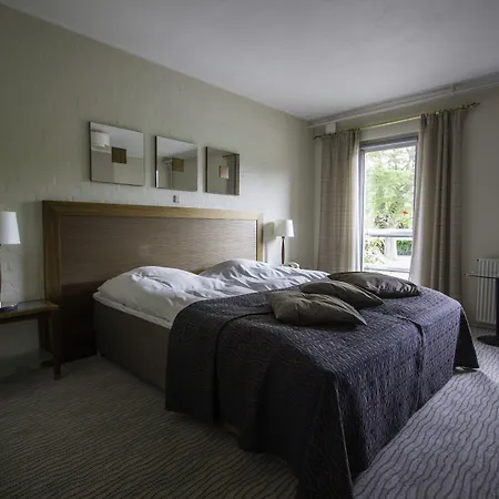 尼耶库洛宾馆 3*