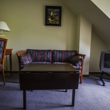 尼耶库洛宾馆 3*